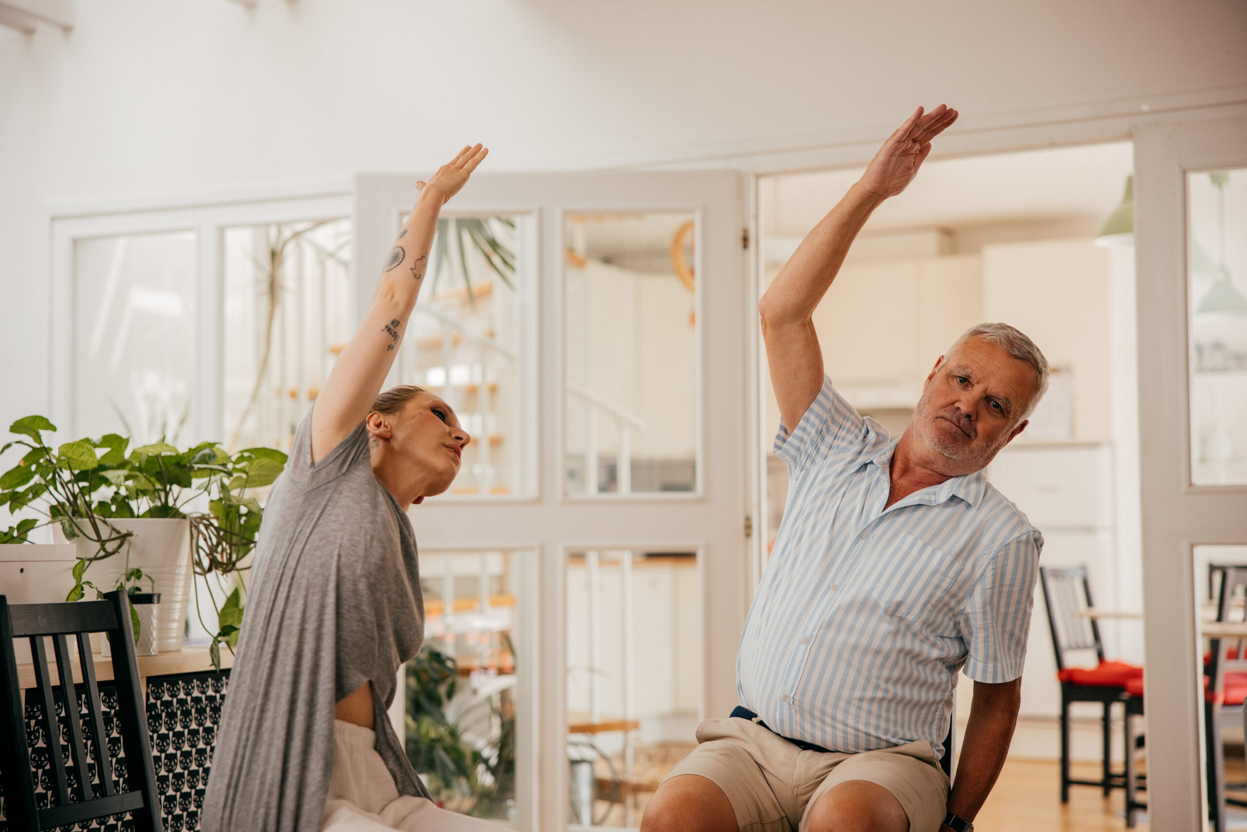 Pohyb pre seniorov: Vyskúšajte cvičenia pre zdravý chrbát